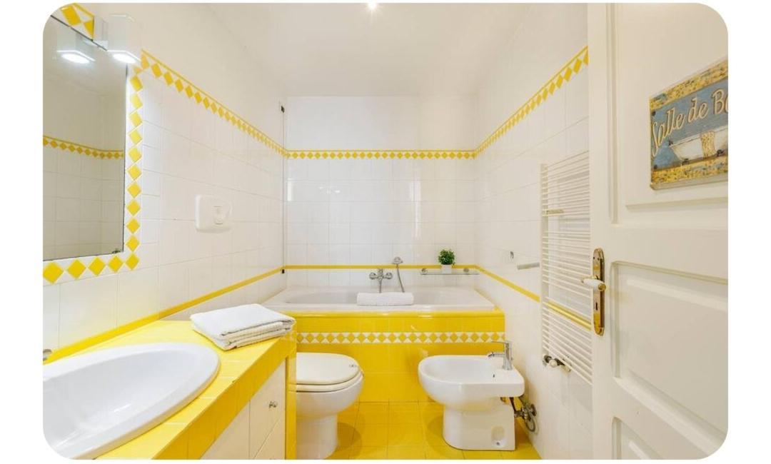 queen 24 Tarento Habitación foto